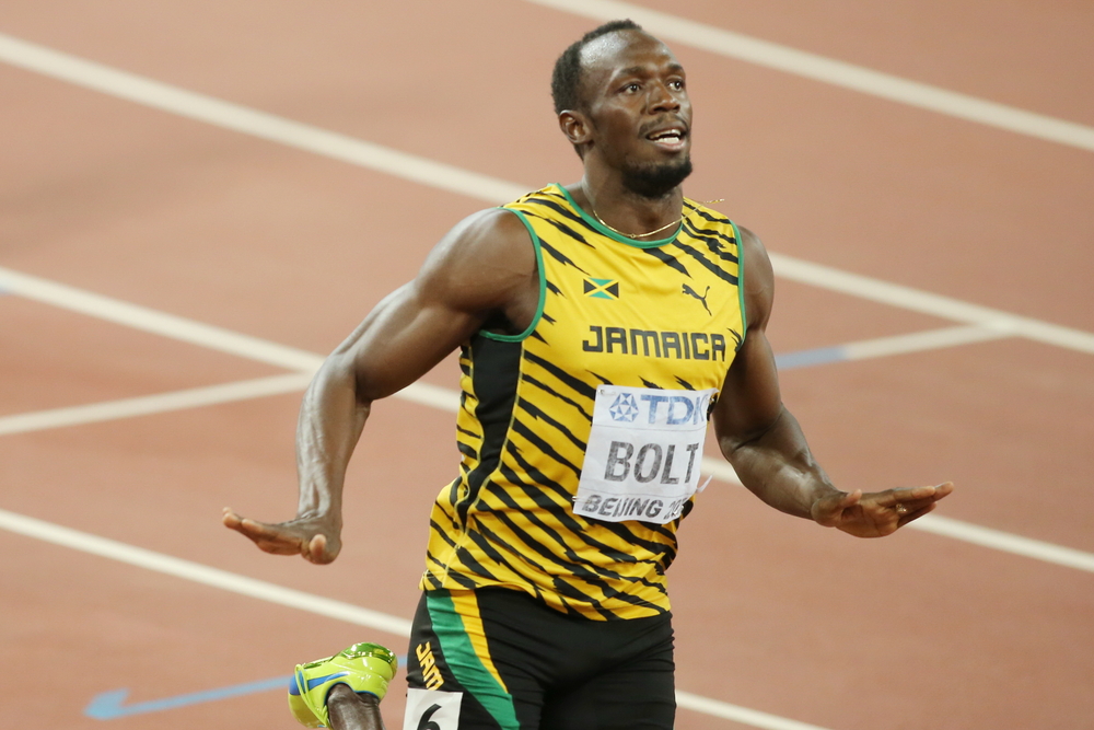 Usain Bolt poklekl před partnerkou Kasi na své narozeninové oslavě. Zásnuby přišly po 13 letech vztahu