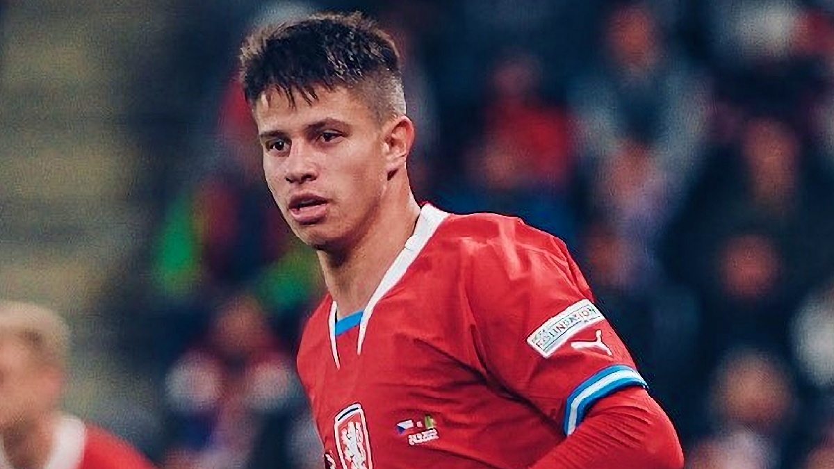 Český reprezentant Hložek prozradil spory s klubem. Nechtějí ho pustit do zápasu