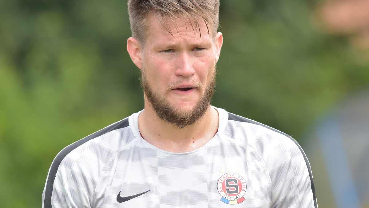 Míč na MS hypnotizuje gólmany. Je to fyzikální fenomén, říká dlouholetý reprezentační brankář Vaclík
