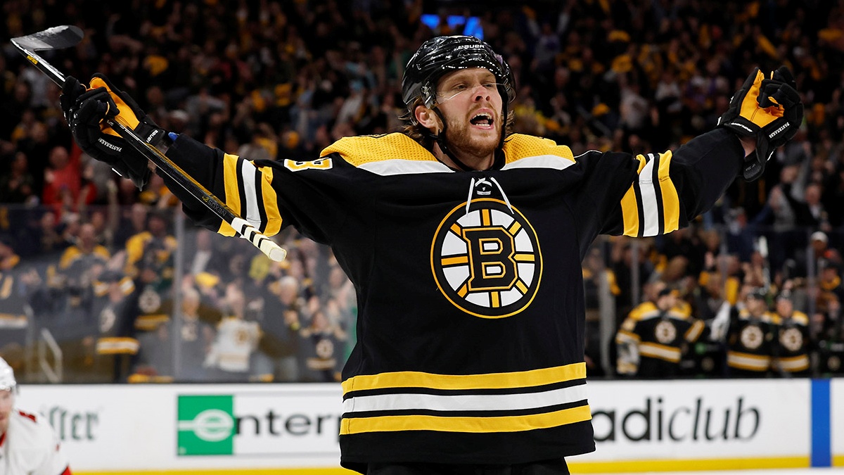 Pastrňák, Hertl, Krejčí a jejich nejlepší sezony. Tady se láme paměť na číslech