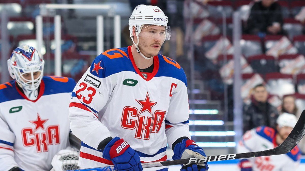 Český hokejový reprezentant poslal manželku k šípku. Ta se ho rozhodla oškubat