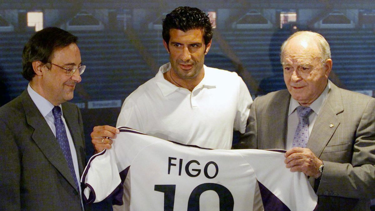 Luís Figo vyzval k okamžitému konci Infantina v čele FIFA. Nazval ho zbabělým podvodníkem