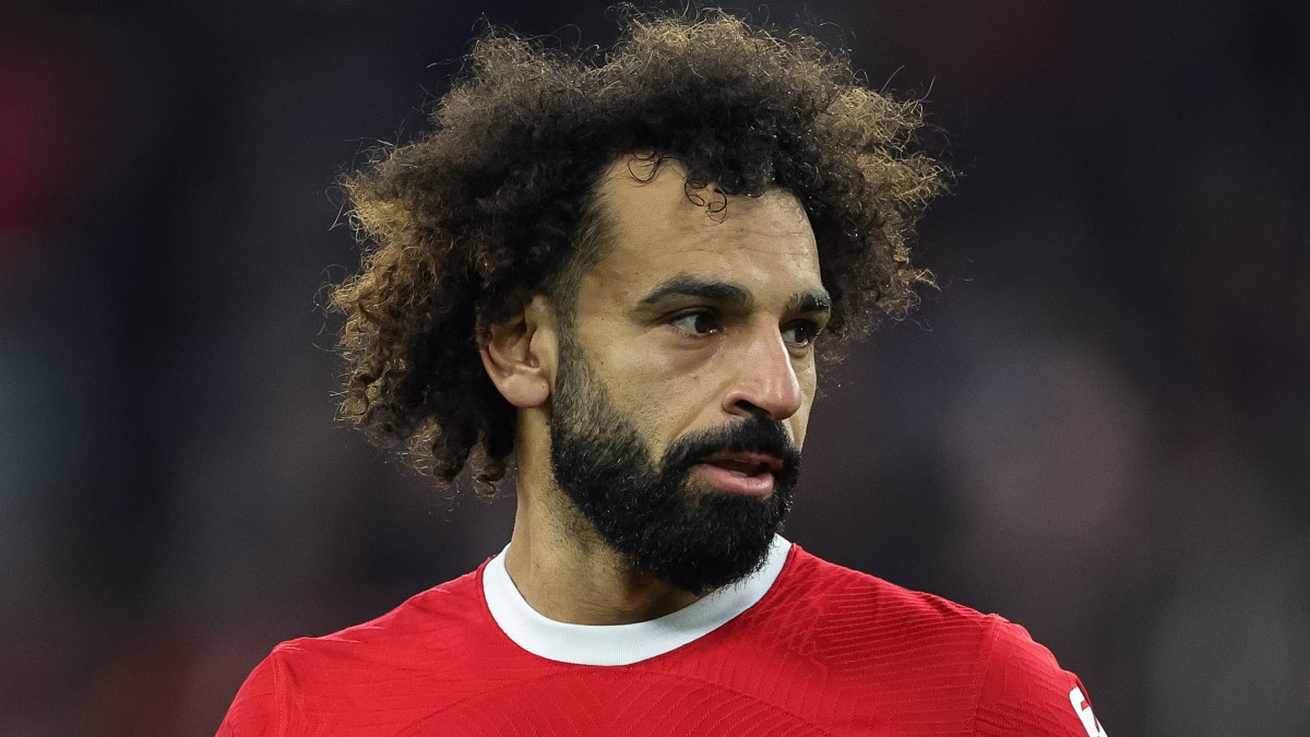 Salah zapózoval na skále v Turecku a rozpoutal šílenství. Fanoušci kámen líbají a pojmenovali po něm celou plošinu