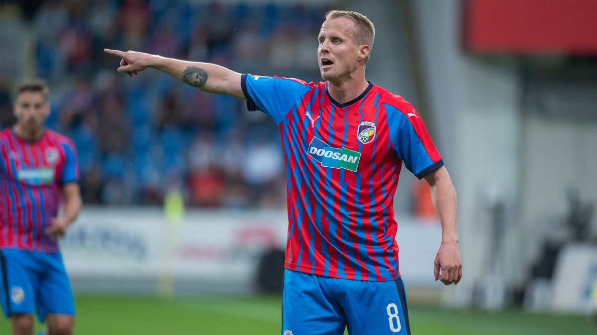 Dlouholetý český fotbalový reprezentant. Vážné problémy s řečí