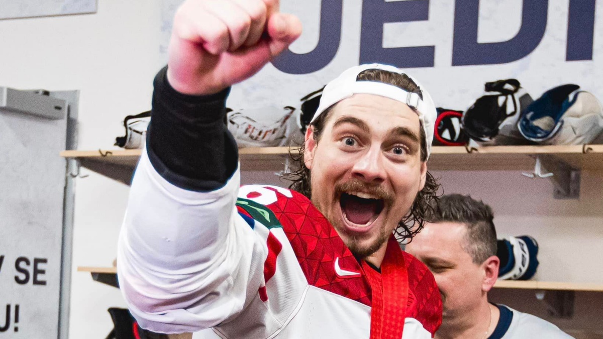 Zlatý hrdina z Prahy Tomášek slaví životní událost. Jeho Adéla mu porodila dceru