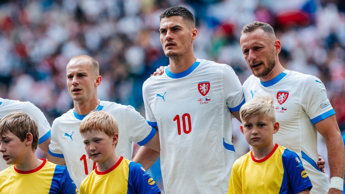 Řeč Schickova těla hovořila jasně už roky. Frustrace gradovala, říká expert Straka