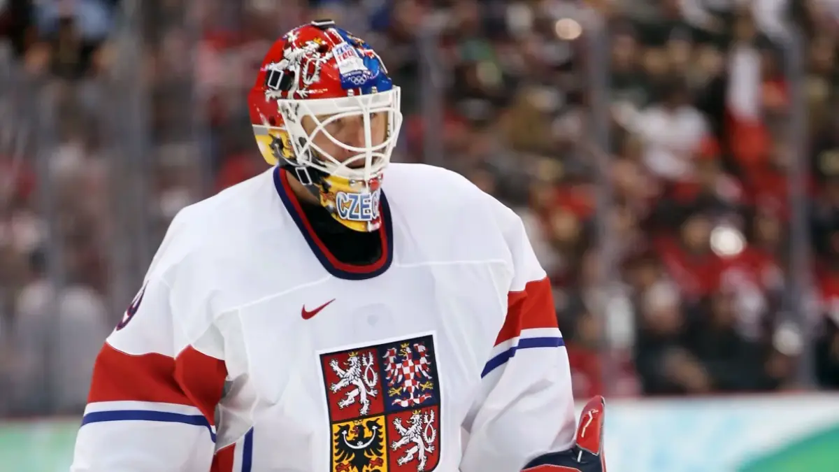 Zlatému českému hokejovému hrdinovi šlo o život. Hodinu a půl ho operovali