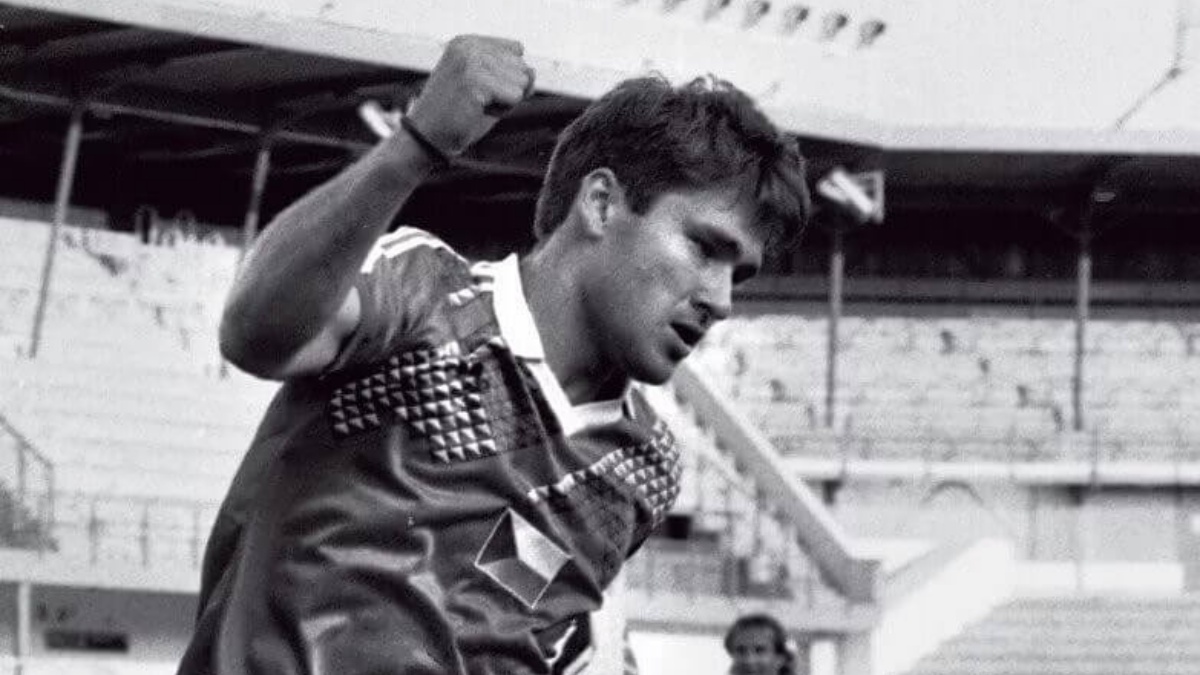 Na českého fotbalového reprezentanta byl vydán zatykač, tři měsíce o ničem nevěděl