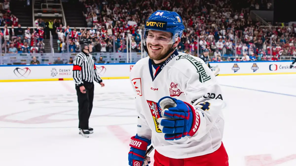 Výsměch Třinci. Útočník Pardubic Lauko rozzuřil fanoušky soupeře provokativní fotkou po finále