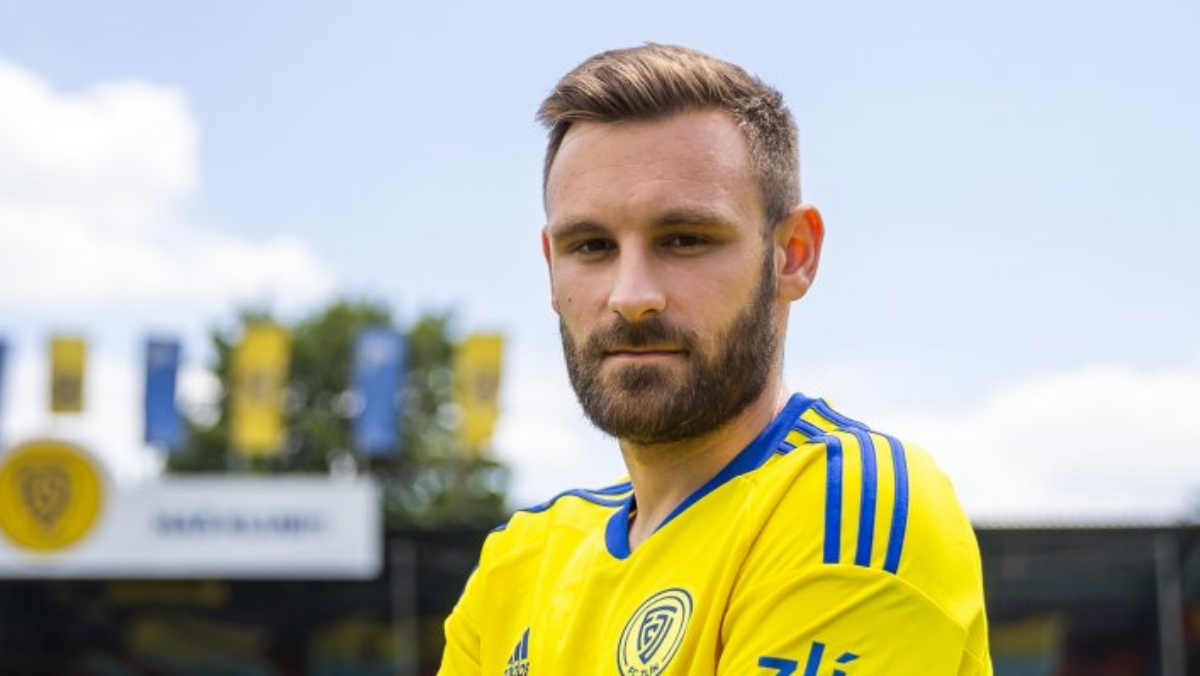 Pád nadějného českého reprezentanta. Toužili po něm ve Spartě i Slavii, teď je rád za druhou ligu