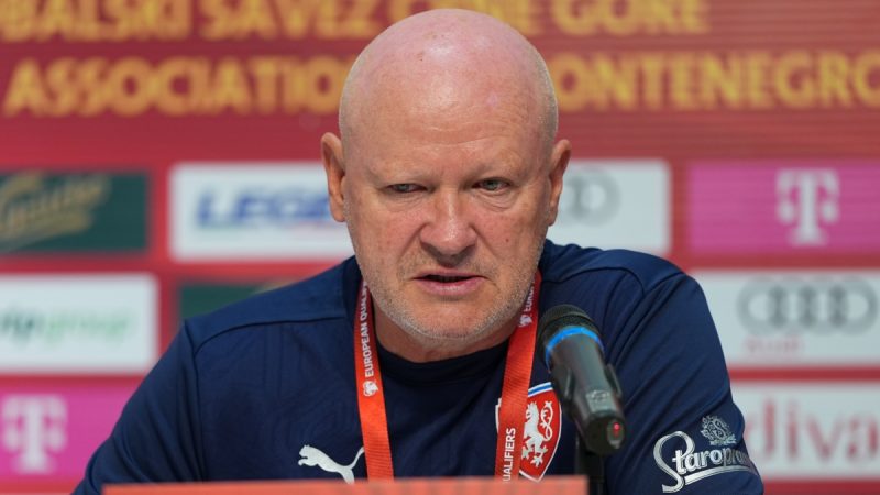 Kouč Hašek přišel před kvalifikací o MS o dva klíčové hráče