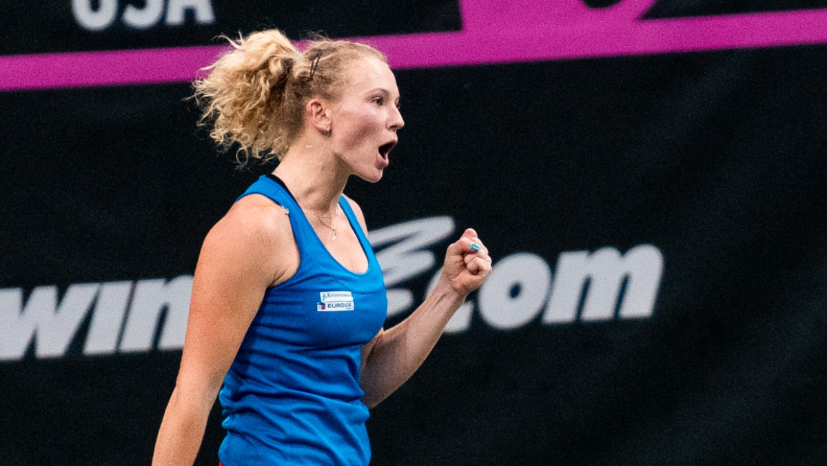 Česká šampionka Siniaková se předvedla v krátké noční košilce. Ukázala tělo snů