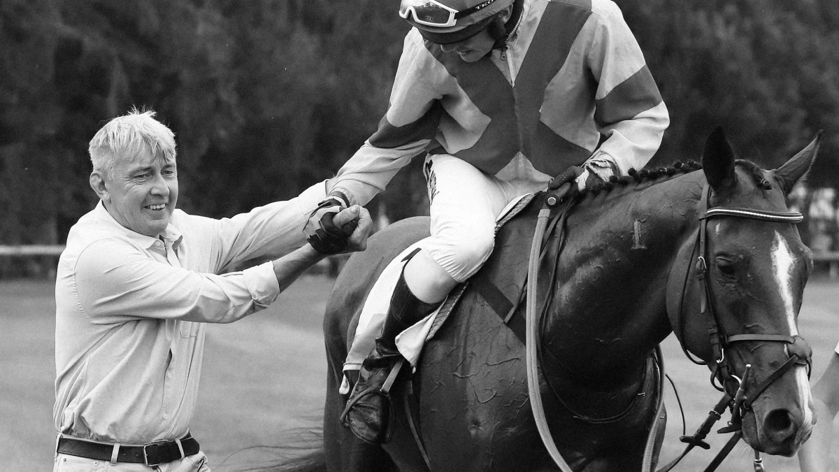 Smutný osud slavného žokeje, který na Velké Pardubické sváděl památné bitvy s Váňou