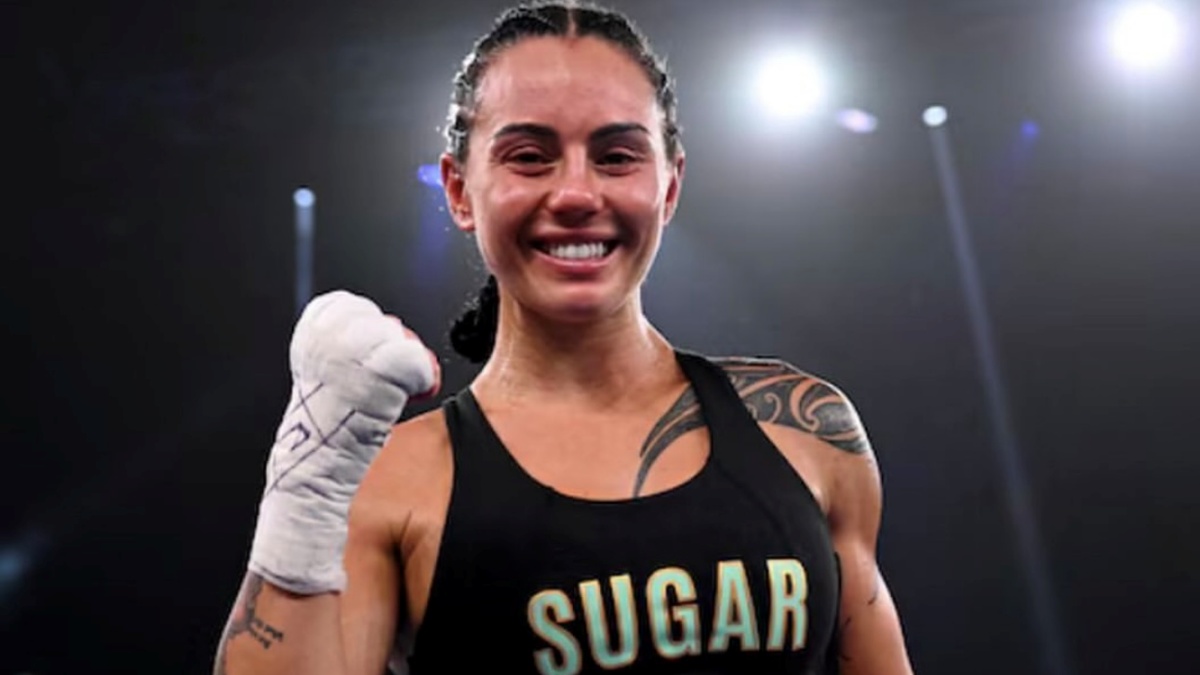 Trenýrky šly rychle dolů. Boxerská šampionka překvapila na vážení