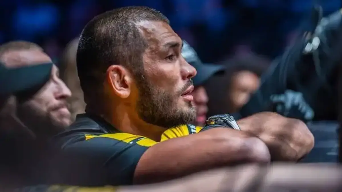 Zápasník MMA Muradov a jeho další zoufalý pokus. Podraz na české fanoušky