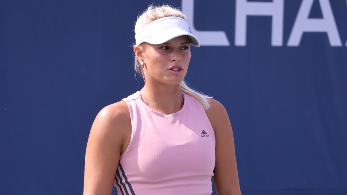 Zmizel z veřejného života kvůli podlomenému zdraví: Mojmír Maděrič po pádu na ledu zhubnul a přestal hrát 3 Odvaha jí nechybí. Vycházejí česká tenisová hvězda provokuje v negližé