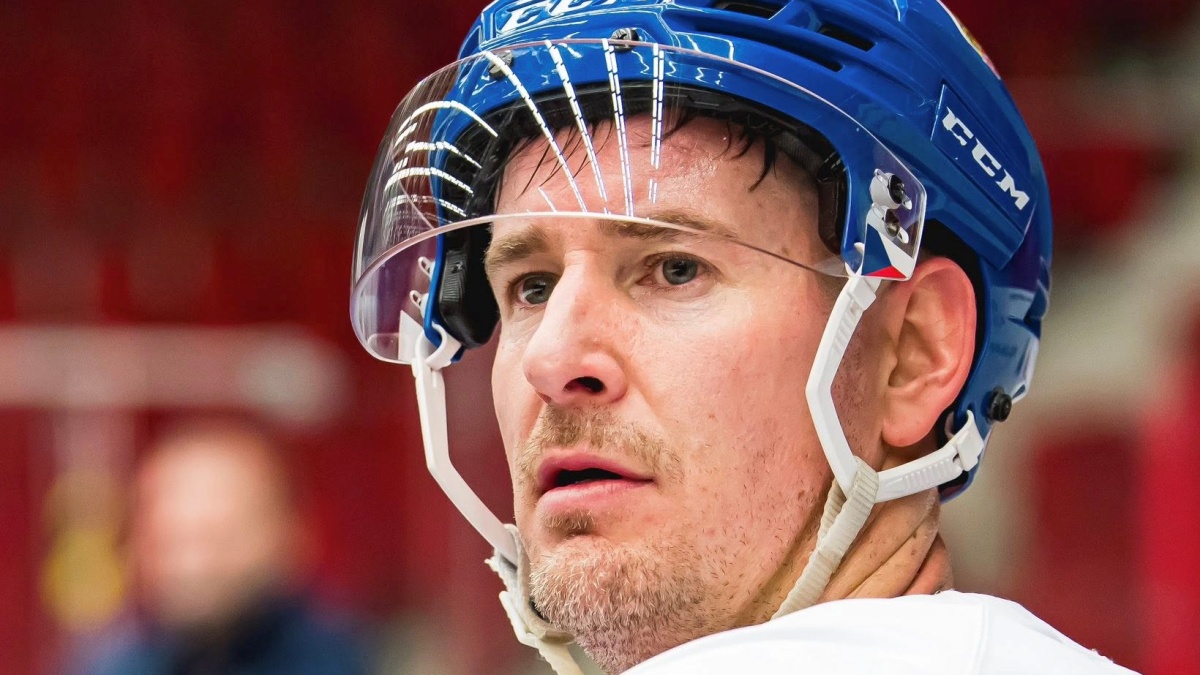 Rozlučka českého kapitána Červenky. Promluvil o speciálním poutu