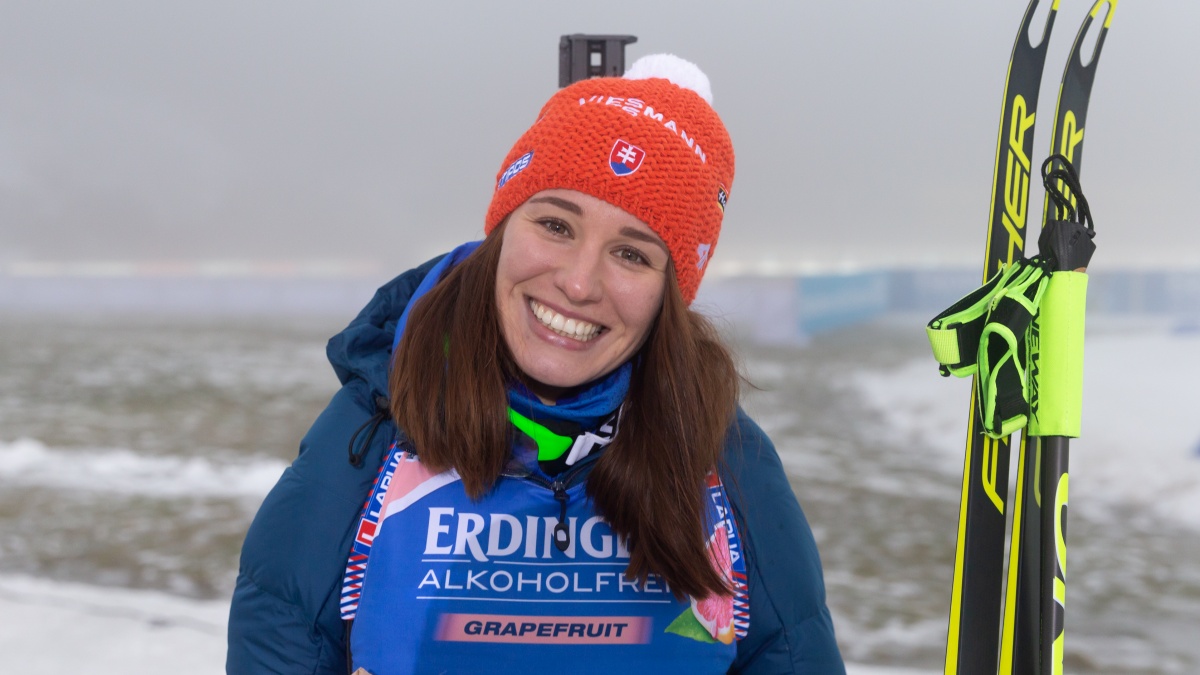 Půvabná biatlonistka ohromila fotkou v bílých plavkách. Teď ale fanoušky rozesmutnila