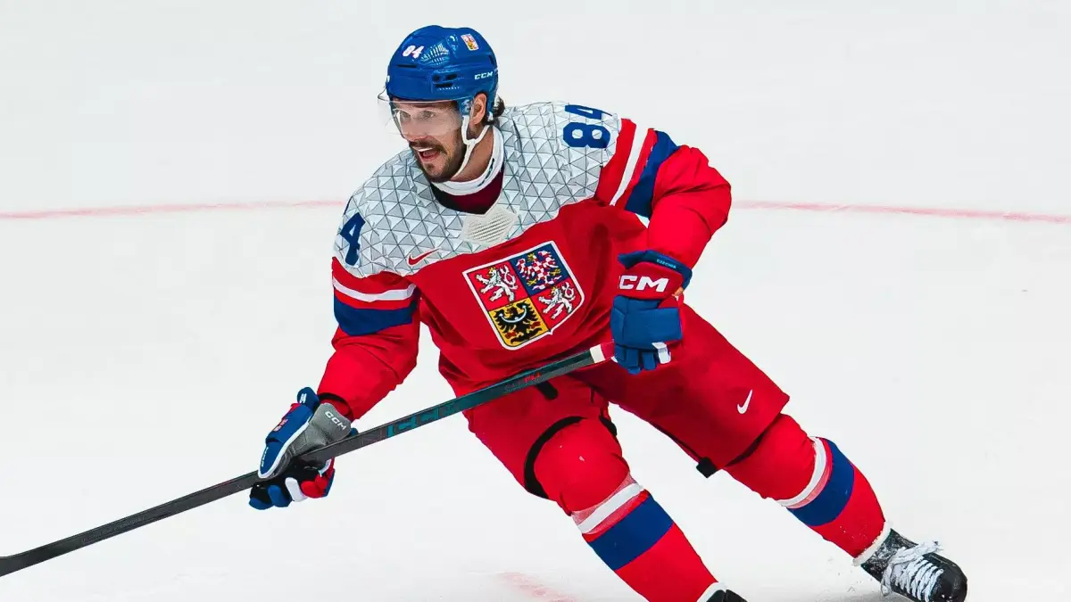 Předpovědi se potvrzují. Český obránce Kundrátek patří k nejhorším na ledě