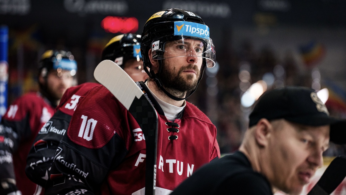 Kritika v kabině hokejové Sparty. Do týmu se pustili trenér i hvězdný obránce