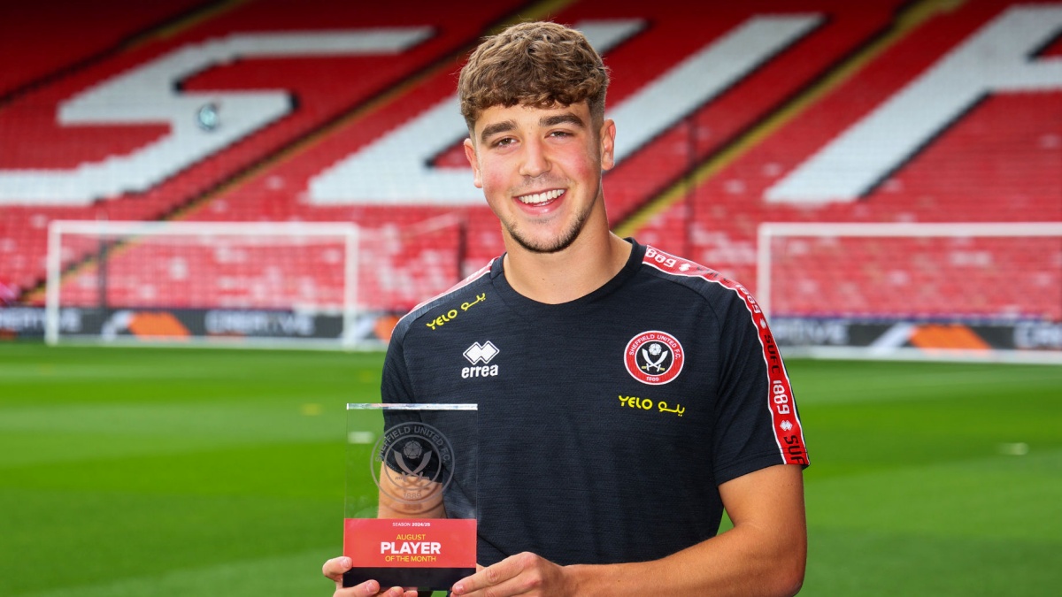 Místo v sestavě má jisté. Fotbalový reprezentant si začal s dcerou trenéra