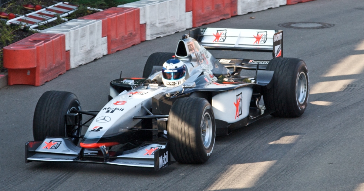 15letá dcera dvojnásobného mistra světa F1 už závodí ve formuli. Otec věří, že má na víc