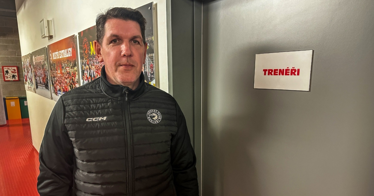 Lahev zasáhla Růžičku do zátylku, kouč Žabka ji hodil zpět do hlediště. Disciplinárka rozdala pokuty