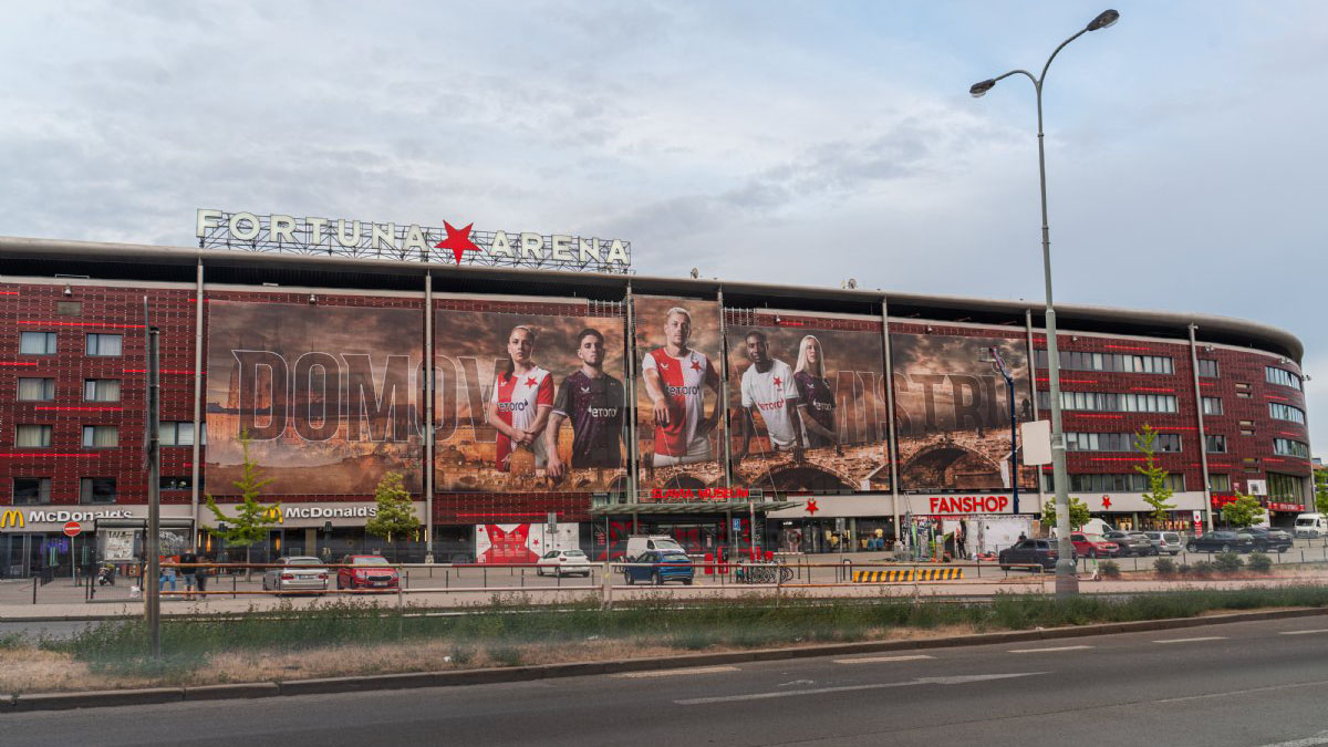 Jako pod lupou. Chuligány Slavie může odhalit díky detailním záběrům každý