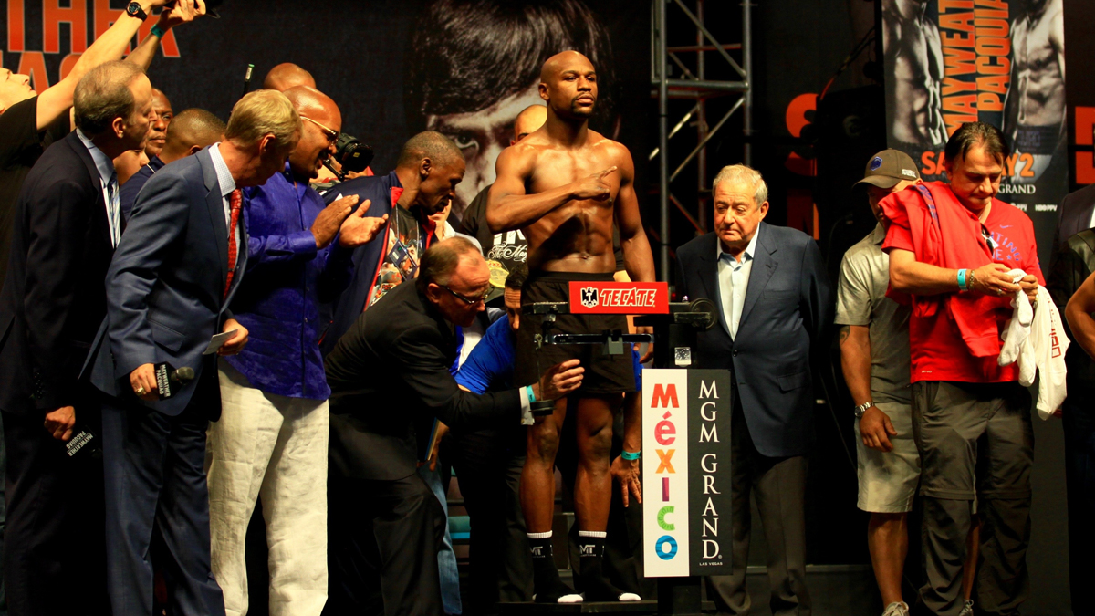 Jeden z nejbohatších sportovců světa má problémy. Boxer Mayweather údajně dluží na daních