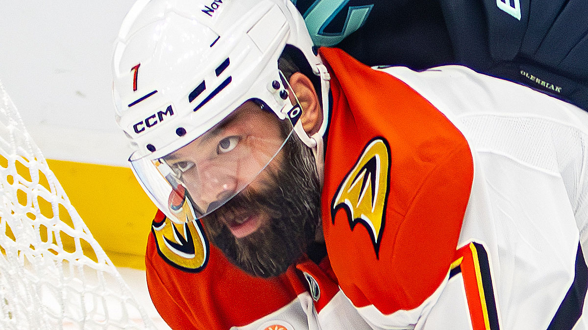 Gudasova budoucnost v NHL je nejistá. Do Sparty se mu ale nechce