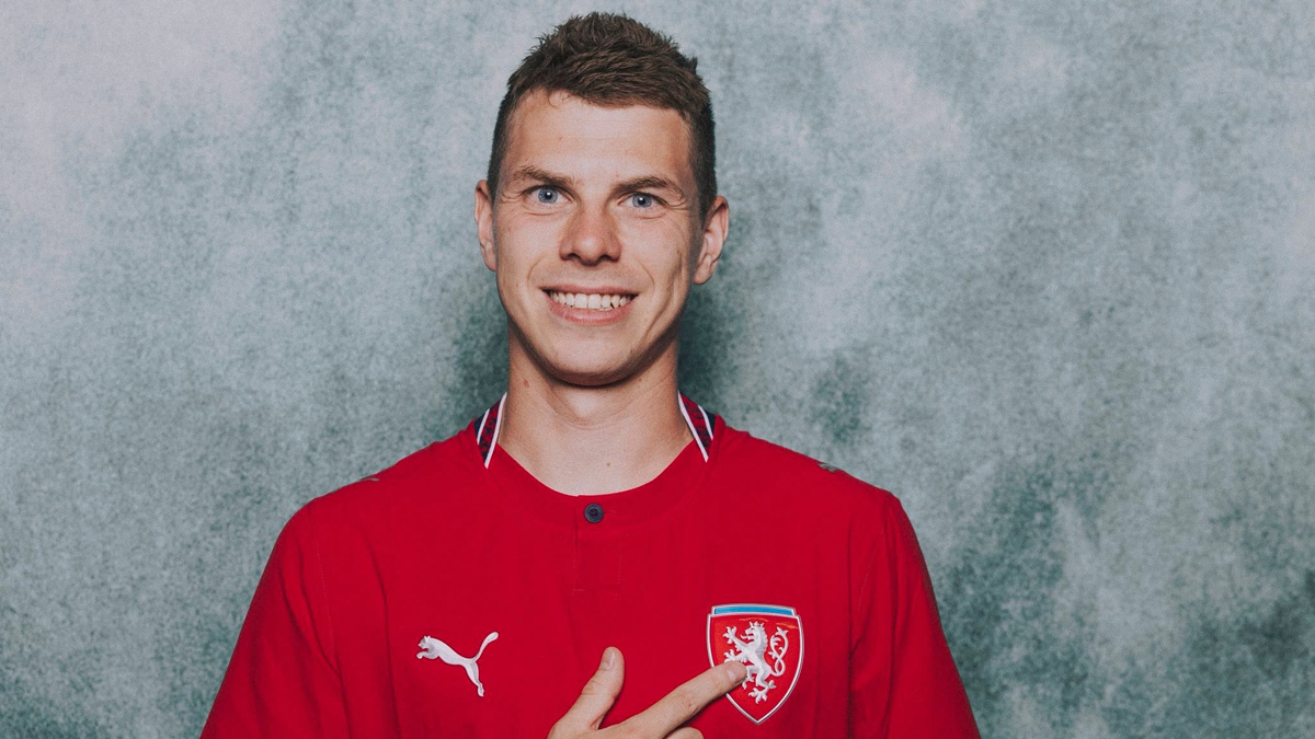 Podrážděná reakce Douděry. Už před zápasem ukázal, že na tom není dobře