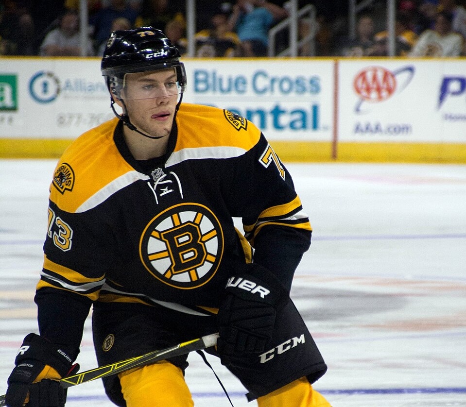 Carlo odešel z Toronta krátce po výměně za draft pick a hráče. Maple Leafs čelí kritice za nepovedený trejd