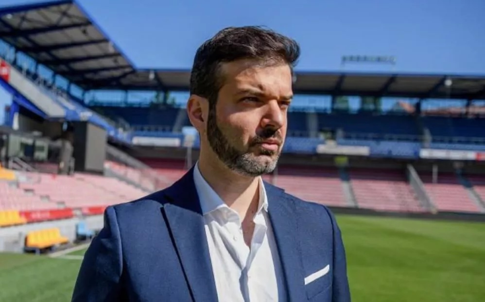 Místo vily klasické 2+1 ve Strašnicích. Michal Suchánek žije skromně, soukromí si střeží zuby nehty 2 Stramaccioni skončil s trenéřinou kvůli manželce. Na MS v Americe prozradil, co ho pojí ke Křetínskému i Rosickému