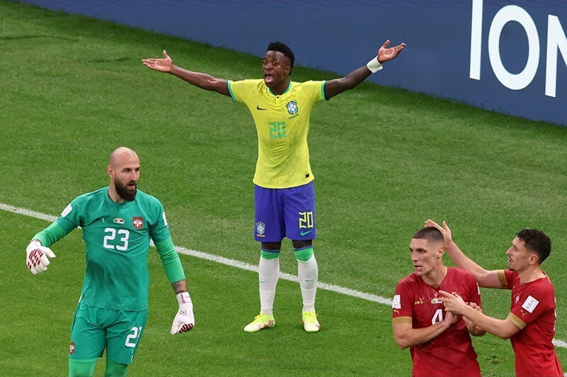 Nové pravidlo o rohových kopech vyvolalo na MS zmatek. Brazílie doplatila na verdikt, který ani expert nechápal