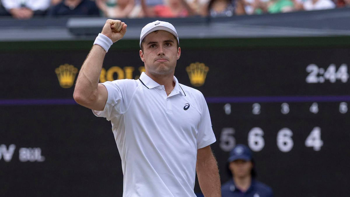 Senzace Wimbledonu Fery dostal tajemný dárek od princezny Kate