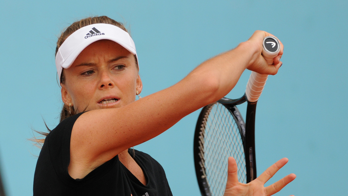 Bývalá tenistka Hantuchová ohromila na wimbledonském mejdanu v červené róbě