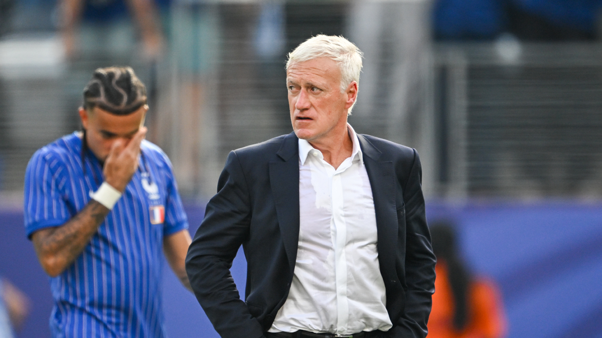 Trenér zničené Francie Deschamps se po vyřazení pustil do rozhodčího