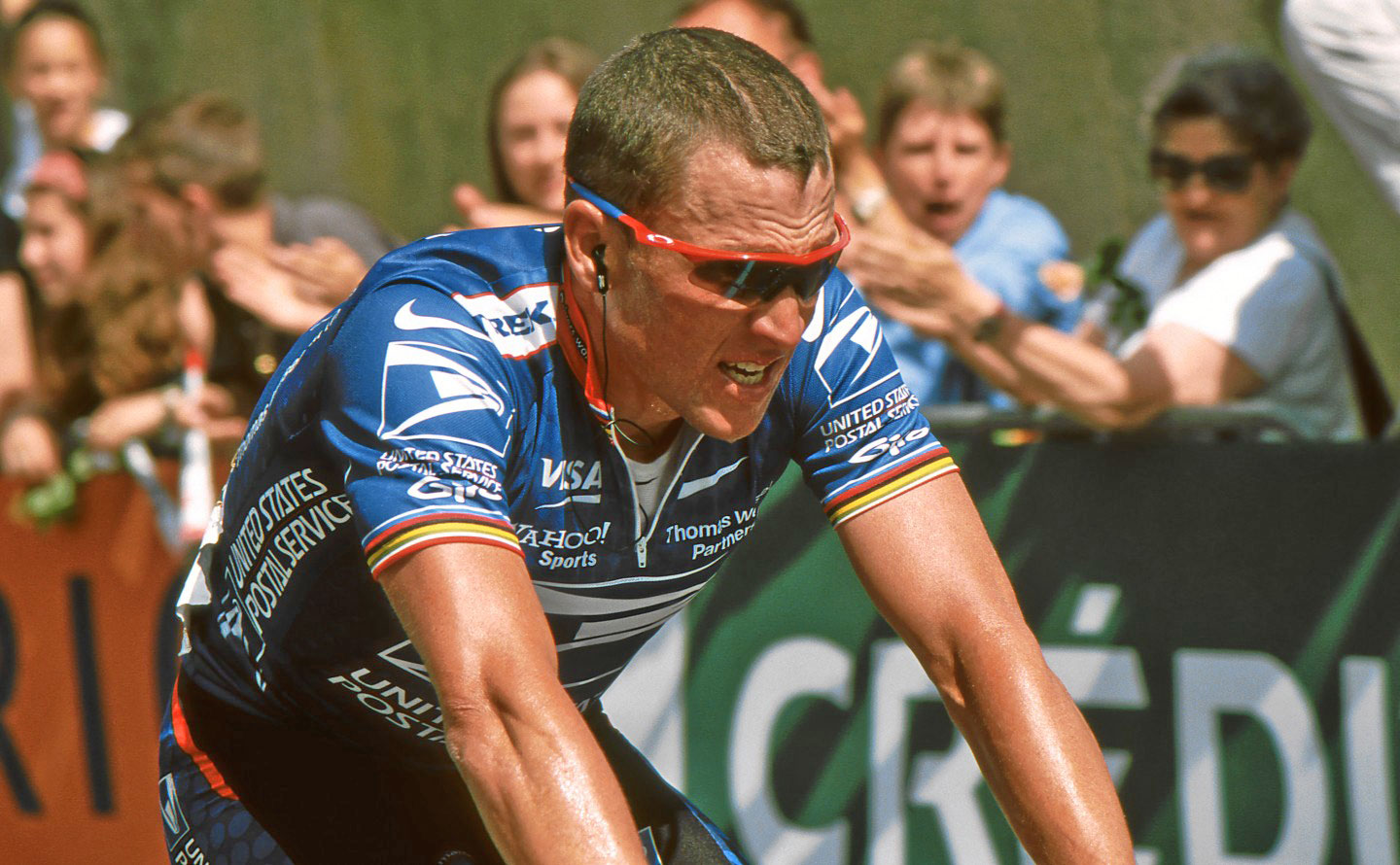 Armstrong přišel o sedm titulů z Tour de France kvůli dopingu. Nyní říká, že Pogačar překonává právě jeho rekord