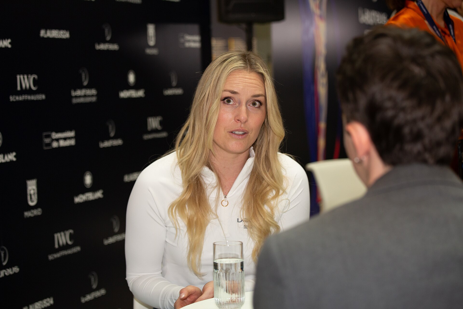 Lindsey Vonn po pádu odložila berle. V plavkách ukázala tělo, za kterým jsou týdny dřiny a bolesti