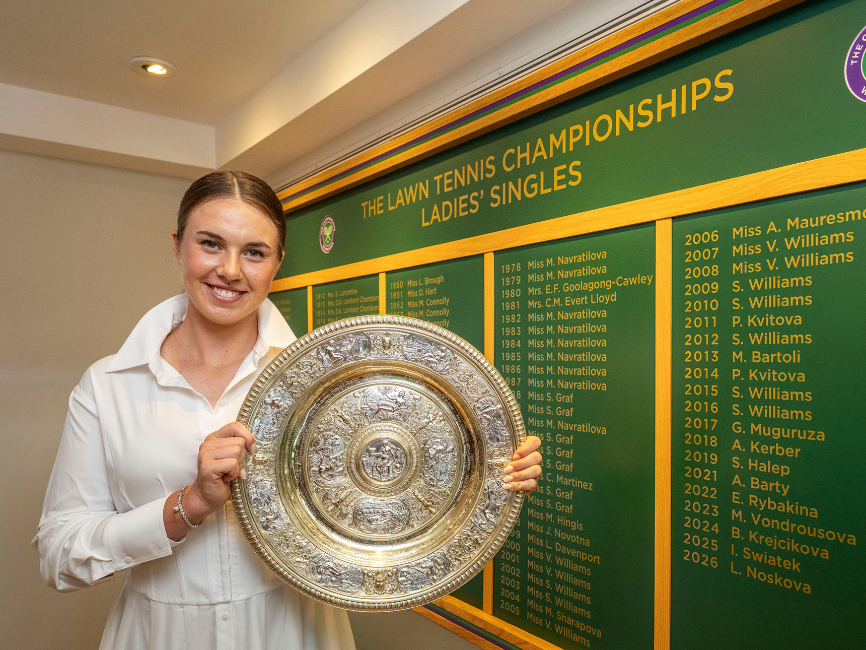 Ze 102 milionů za wimbledonský titul dostane Nosková na účet zhruba 56 milionů. Zbytek spolknou daně