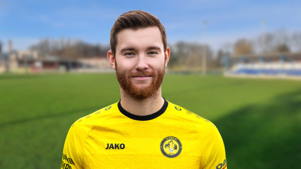 Český fotbalista Štursa žaluje klub. Vedení Robstavu mu dluží peníze, došlo i na falšování podpisu