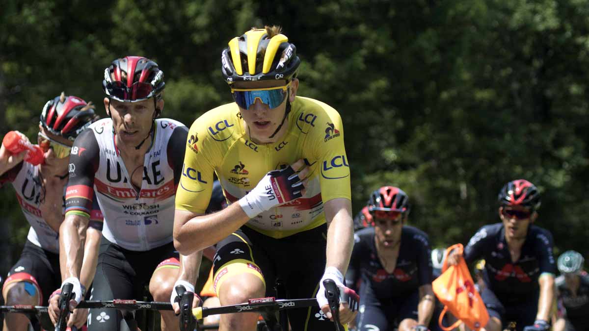 Skandál na Tour de France. V akci dopingoví komisaři, jejich ranní zátah odnesl i Pogačar