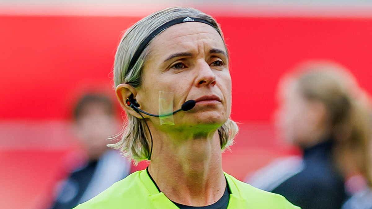 Expert Karoch v ráži: Sudí Ratajová si zdřímla, nebo potřebuje brejle