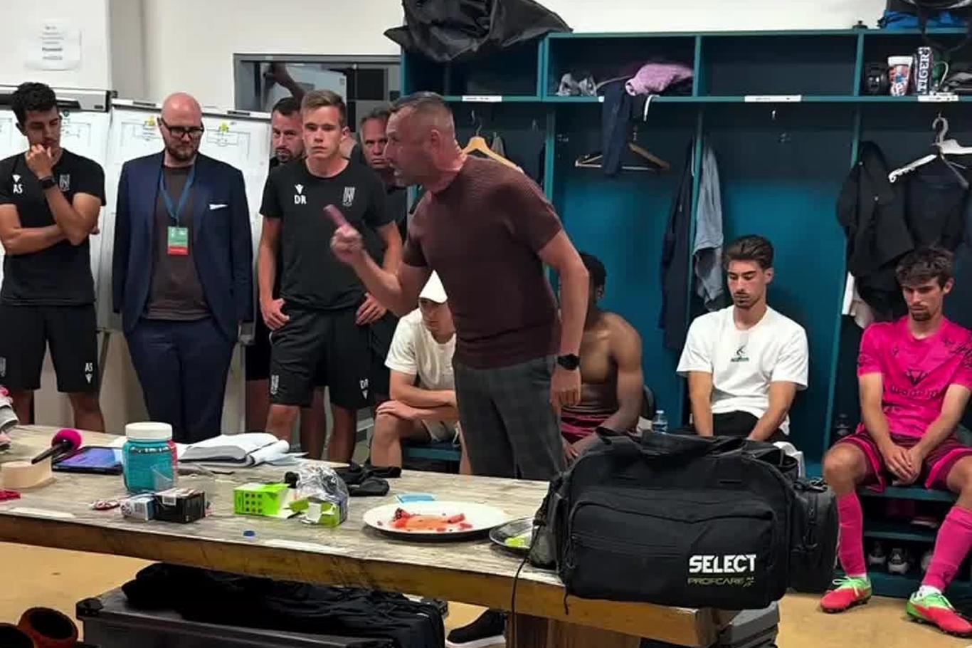 Ústí nad Labem ztratilo vedení 3:0 za osm minut. Klub zveřejnil video z kabiny, kde trenér nešetřil vulgarismy