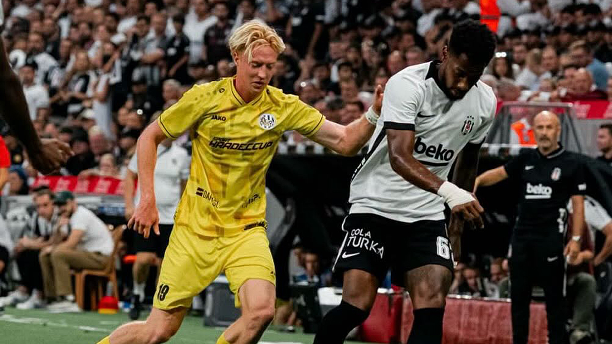 Dusno v kabině Hradce po Besiktasi. Slončík to nevydržel a zkritizoval celý tým kvůli spáleným šancím