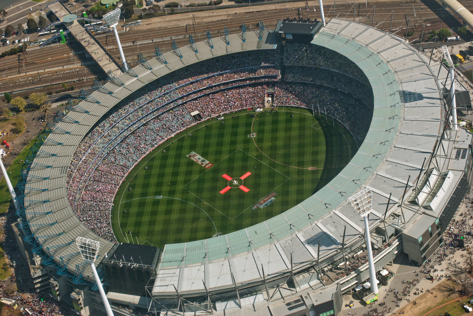 Stadiony staré i 170 let, na kterých se stále hraje. Jeden hostil první mistrovství světa v roce 1930