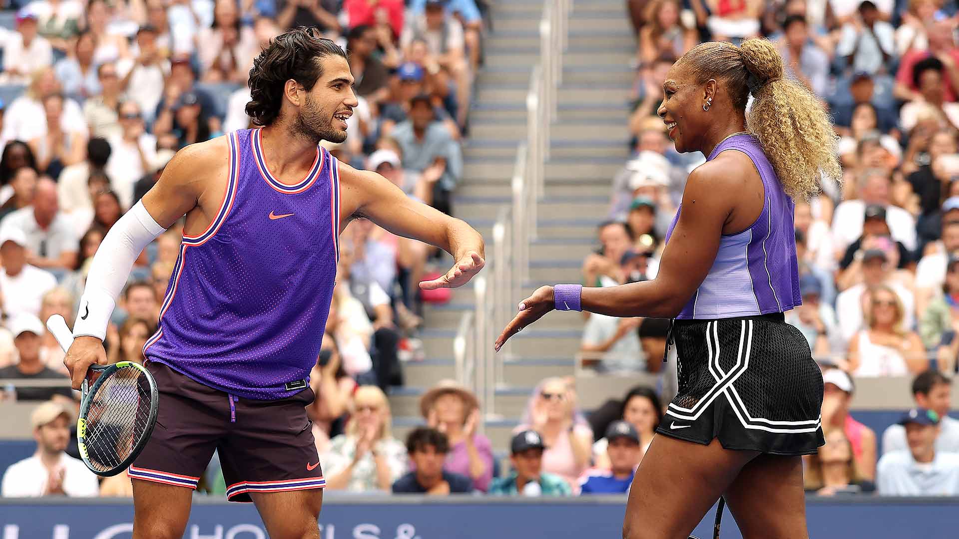 Nervózní Alcaraz podával na US Open vedle Sereny Williamsové. Po výhře vtipkoval, že málem zapomněl hrát tenis
