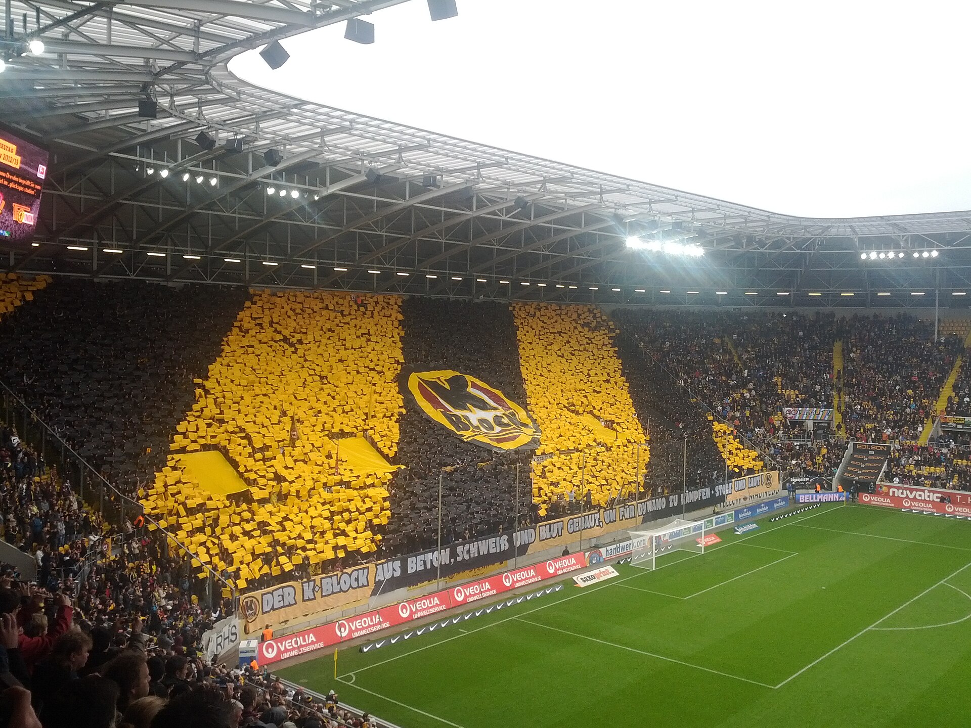 Konec natáčení na stadionu Dynama Drážďany. Influencerům hrozí za porušení zákazu žaloba
