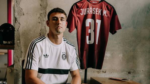 Zdroj z Norwiche hodnotí Juráskovo působení jako katastrofu. Sparťanští fanoušci ukazují na Rosického