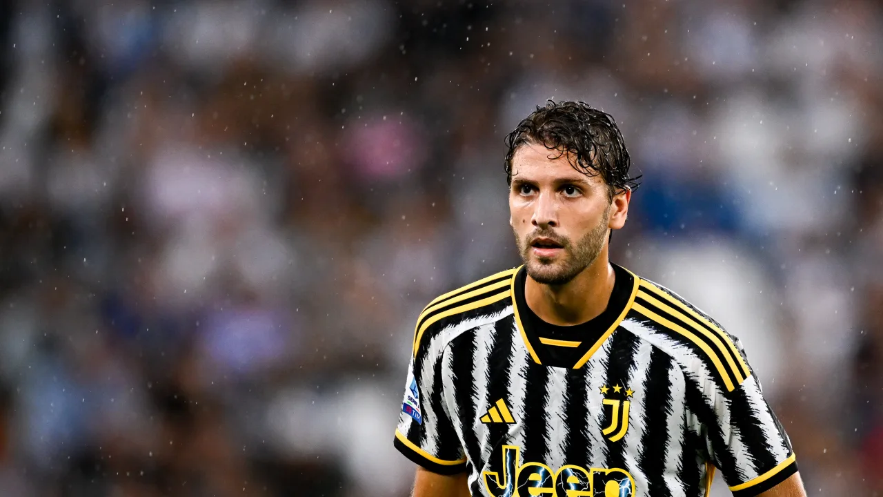 Kapitán Juventusu Locatelli odmítl Arsenal za miliardu korun. Jako dítě obdivoval Nedvěda, dnes nosí pásku po jeho vzoru